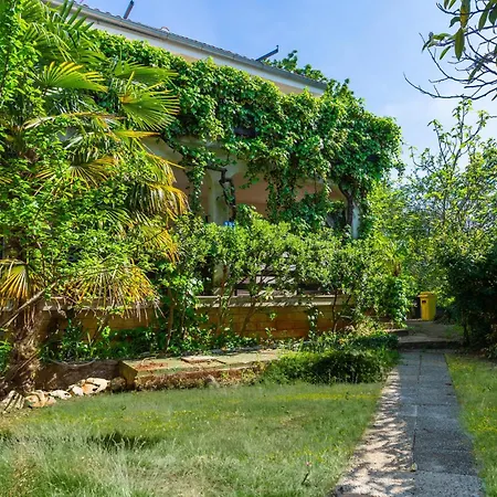 2 Bedroom Awesome In
