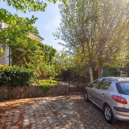 Apartment Gorgeous In With Wifi Vantacici