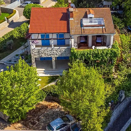 Apartment 2 Bedroom Awesome In Vantacici
